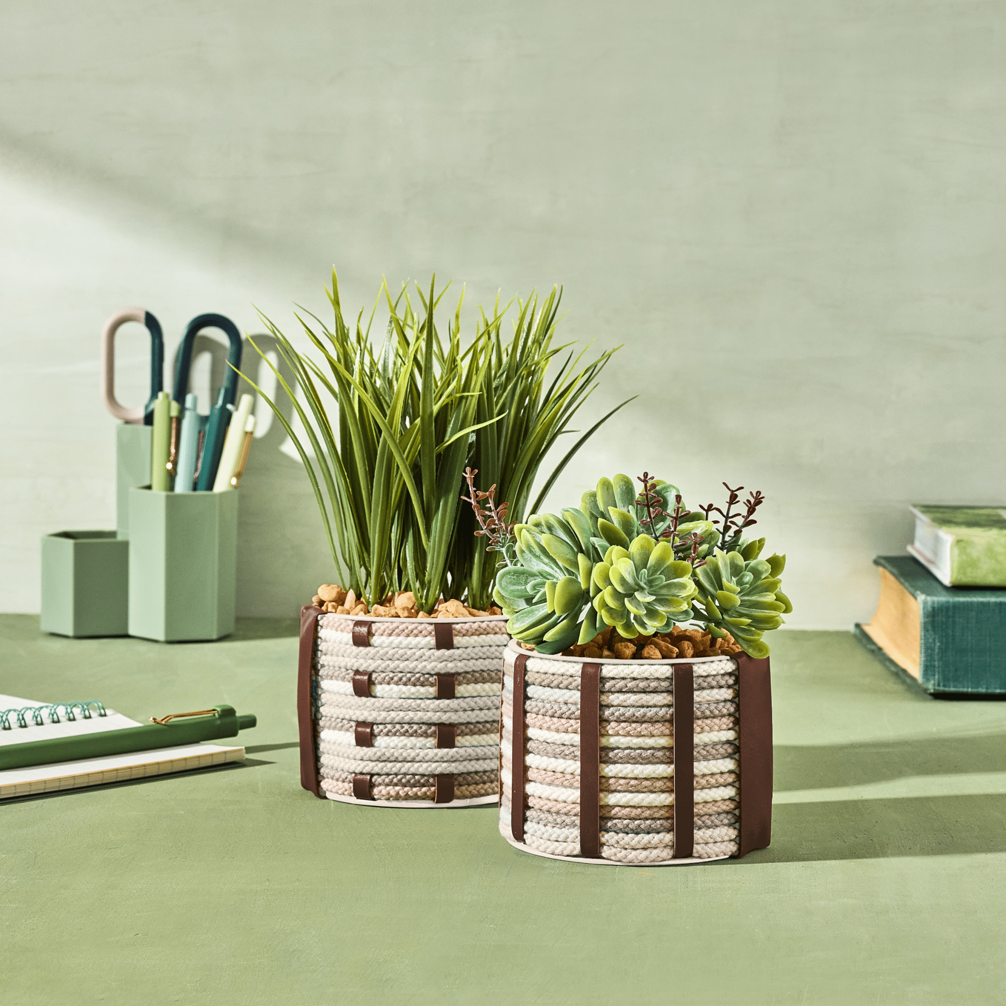 flowcrafts-cord-wrapped-planters-9763679.png